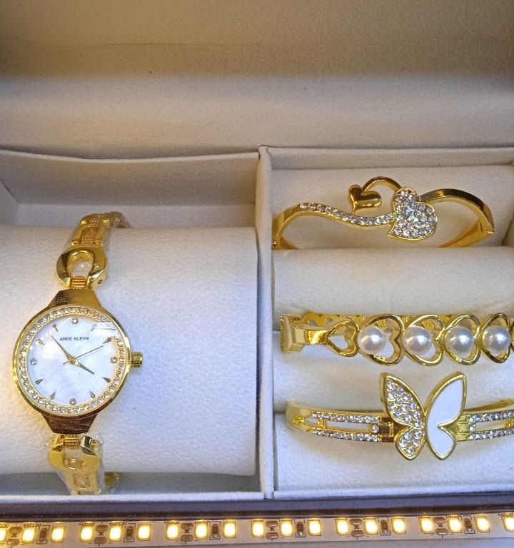 Time Luxe Women Watch - Zambeel