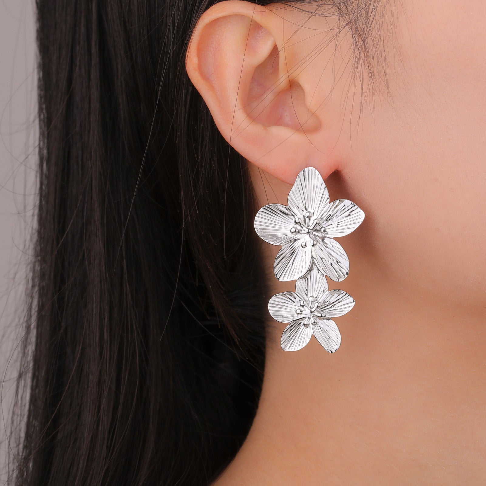Women's Electroplated Alloy Non - fading Flower Earrings - Zambeel