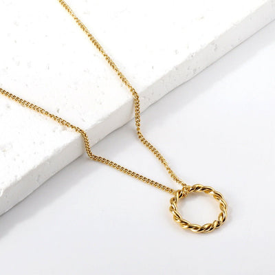 Women's Fashionable Exquisite Non - Fading Openwork Circle Gold Simple Twist Necklace - Zambeel