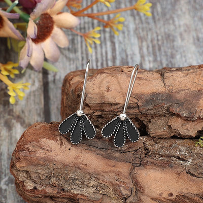 Womens Retro Fashion Petal Earrings - Zambeel