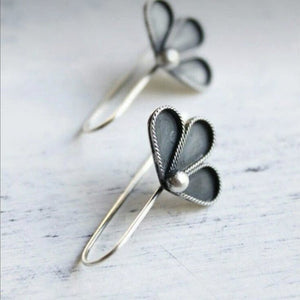 Womens Retro Fashion Petal Earrings - Zambeel