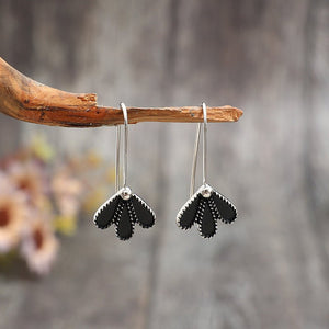 Womens Retro Fashion Petal Earrings - Zambeel