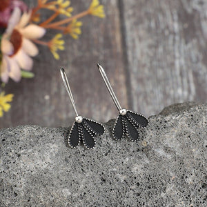 Womens Retro Fashion Petal Earrings - Zambeel