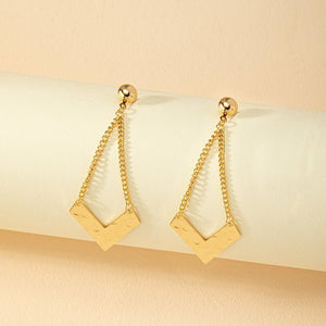 Women's Simple Fashion Temperamental Tassels Stud Earrings - Zambeel