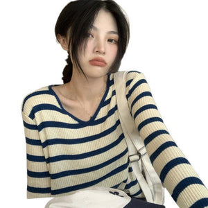 Womens V - neck Striped Knit Top With Long Sleeves - Zambeel